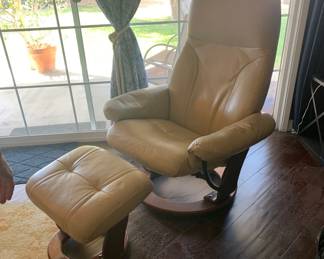 Vintage Ekornes Style Stressless Chair and Ottoman