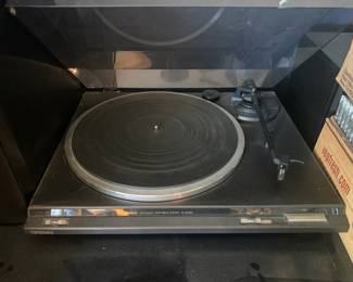 Technics DC Servo Turntable SL-BD20D