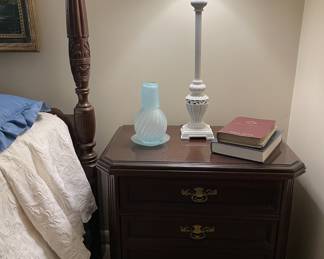 Bedside table, pr metal lamps