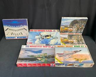 ESCI Model Airplane and Weapons Kits feat. US3A Viking C.O.D