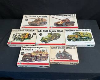  03 Bandai Model Kits  German Tanks, Nashorn And PantherG