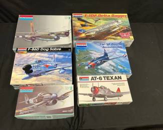 Monogram Airplane Model Kits feat. F86D Dog Sabre