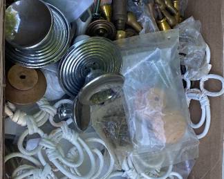 Furniture Pulls and Knobs