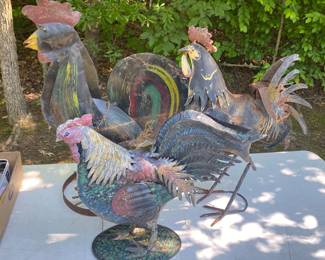 Metal Yard Rooster and Chicken
