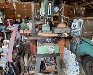Grizzly Milling & Drilling Machine #61007,