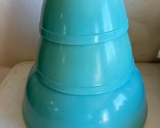 Pyrex 3 pc. Turquoise Nesting Bowls,