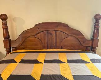 Basset headboard