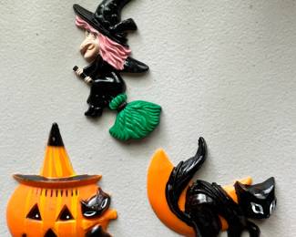 1970's Winton Halloween cake decor