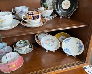 Teacups & Saucers