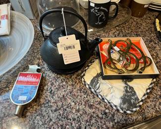 Nanbu-Style Cast Iron Tea Pot 
