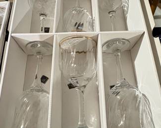 Set of Maxim Wine Glasses with Gold Rim and Swirl Design