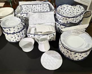 Liling Fine China Yung Shen Pattern Dinnerware Set