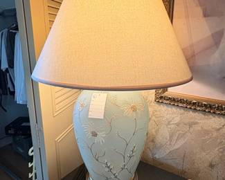 Vintage Chinoiserie Floral Ceramic Table Lamp