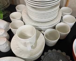 White Embossed Grapes  Vines Leaves Dinnerware Set