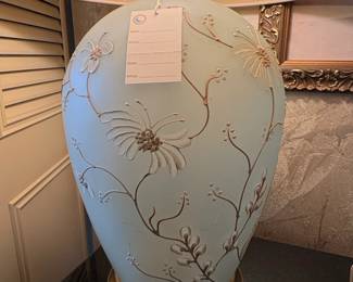 Vintage Chinoiserie Floral Ceramic Table Lamp second image