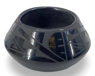 Small Signed Santa Clara Pueblo Pot