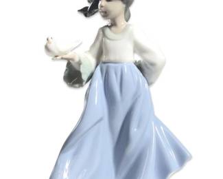 Nao by Lladro Girl With Dove in Hand Figurine