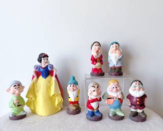 Vintage DISNEY Snow White Coin Bank + Vinyl 5.5" Standing 7 Dwarves Squeeky