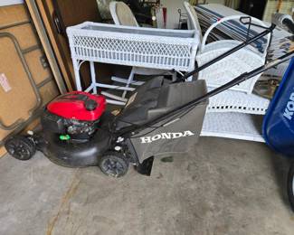 Honda Lawn mower - one pull start!