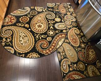 Round and runner rugs