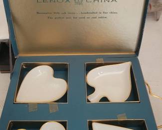 Lenox ashtray set