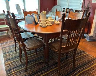 dining table w 6 chairs / Soumak rug