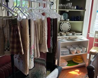 Dining room linens