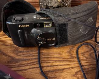 Vintage to antique cameras