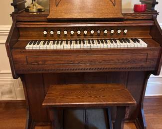 Antique organ 