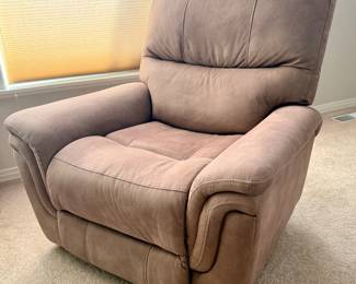 Rocker Recliner :push button 