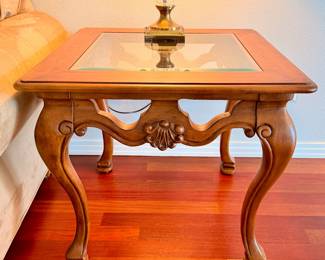 (2) of these : Matching Lamp Tables 