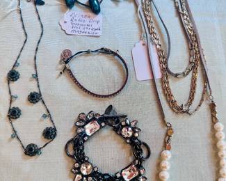 Kendra Scott, White House/Black Market