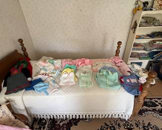 Handmade baby clothing & blankets 
