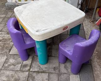 Kids table
