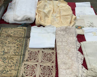 Lot 42: Collection of Vintage Lace, Linen and Embroidered Textiles