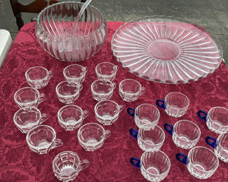 Lot 15: Punch Bowl Set