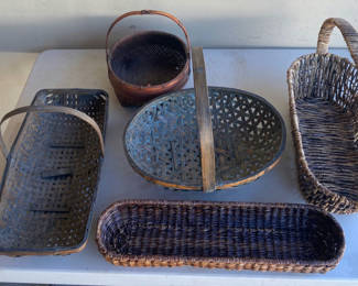 Lot 86: Vintage Assorted Wicker Baskets 