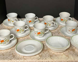 Lot 12: Vintage Corelle by Corning
