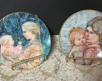 Lot 9: 2 Edna Hibel Collector Plates