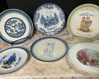 Lot 42: Lot of Vintage Collectible Plates 