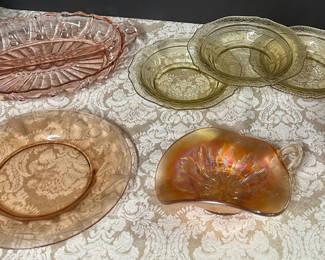 Lot 17: Lot of vintage Depression and Carnival Glass