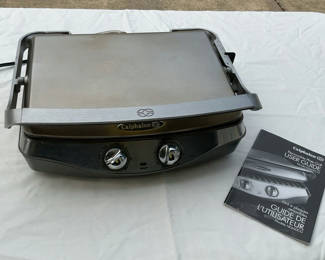 Lot 13: Calphalon Removable Plate Electric Grill with User Guide