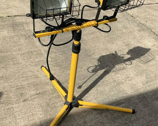 Lot 9: Halogen Shop Light