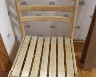 Lot 73: Slatted wooden chair