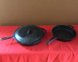 Lot 20: Lodge cast-iron skillets with lid