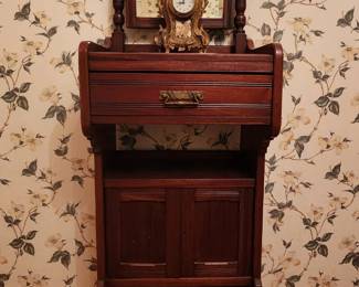 Fantastic Antique mahogany shaving stand with an adjustable mirror 