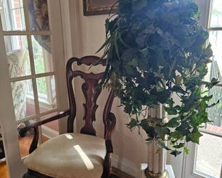 Many pedestals plant stands