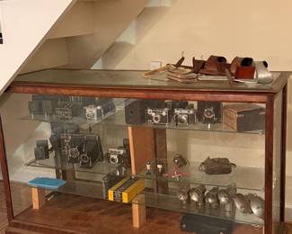 Display case (cameras may not be for sale)