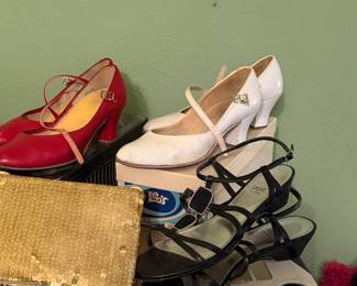 Women's dancer pumps 