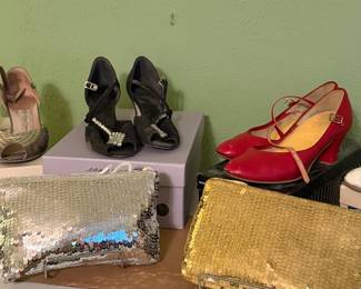 Women's dancer pumps 